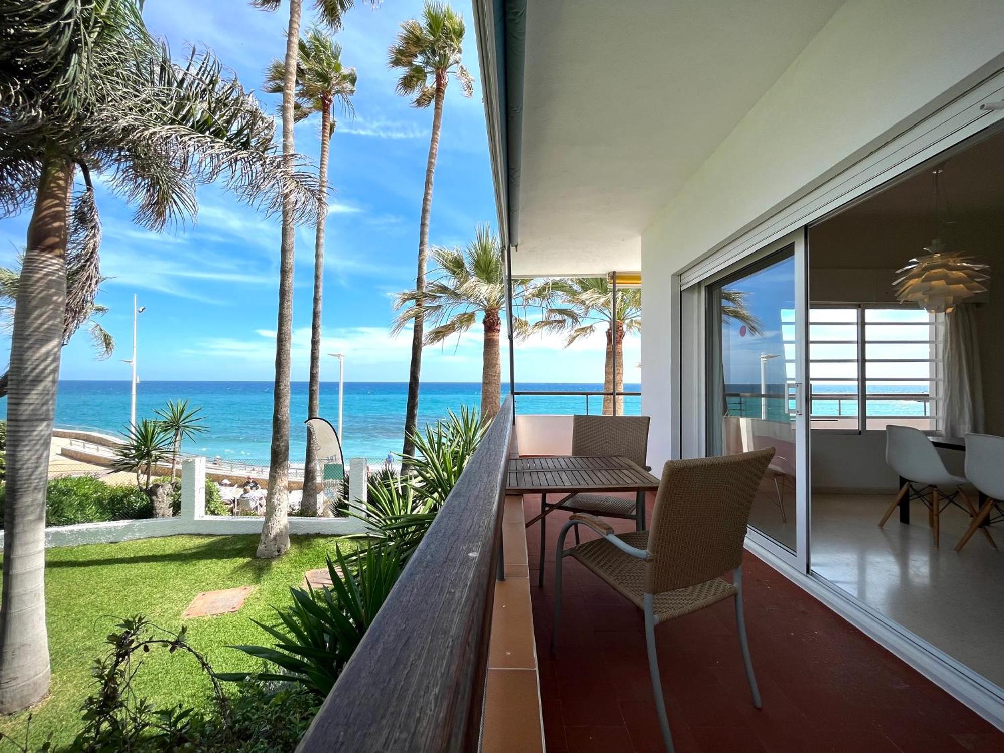Apartamentos Playa Torrecilla Nerja Eksteriør billede