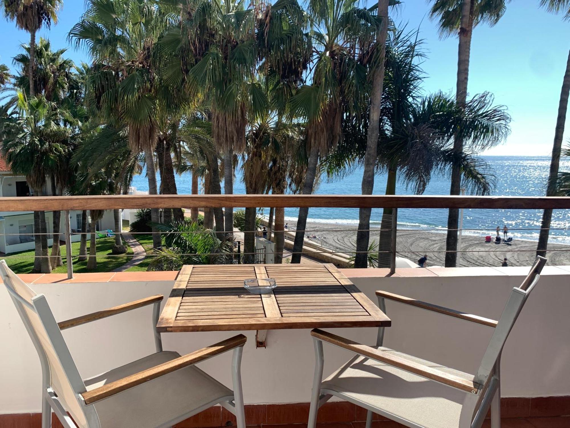 Apartamentos Playa Torrecilla Nerja Eksteriør billede