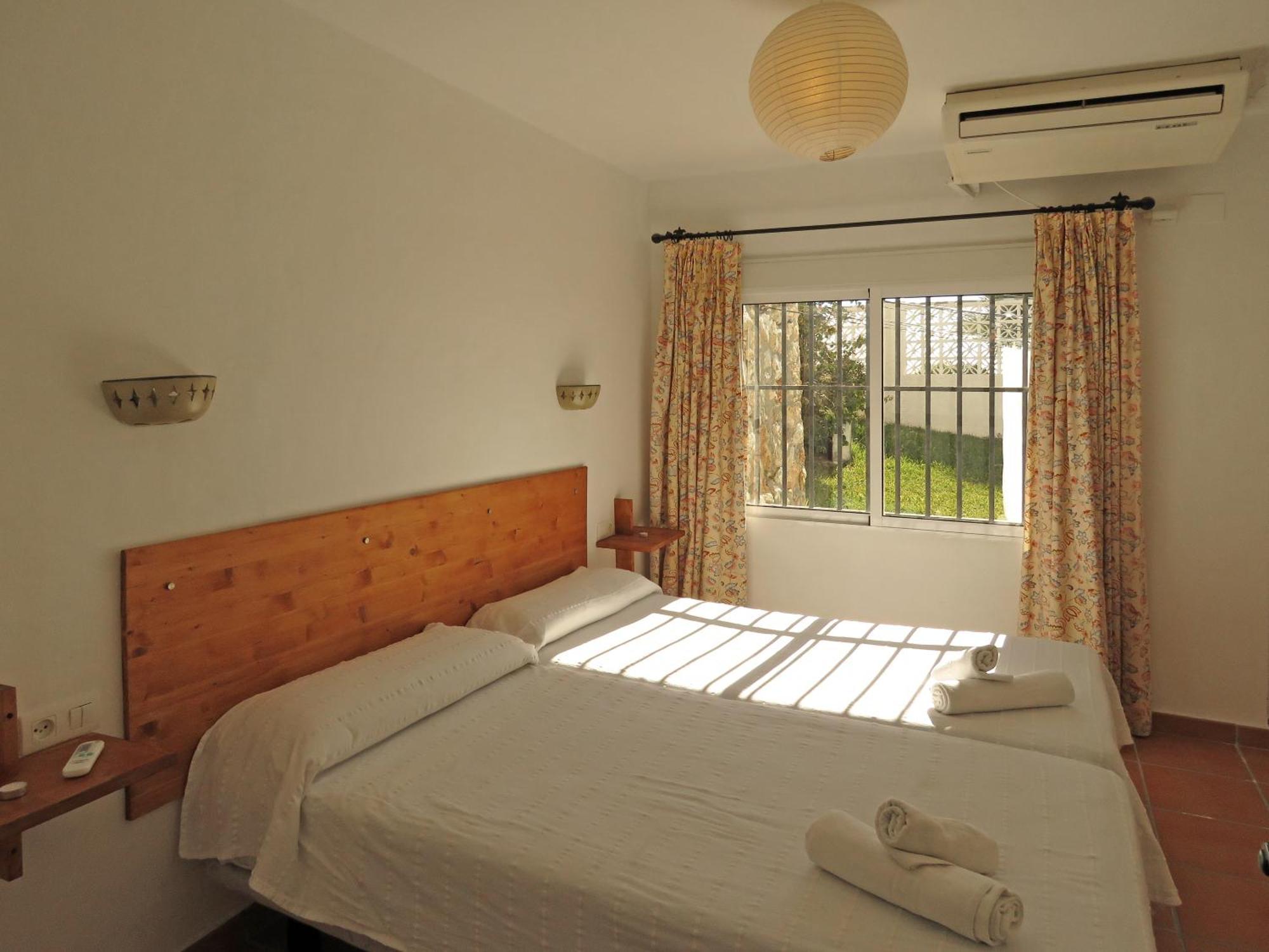 Apartamentos Playa Torrecilla Nerja Værelse billede