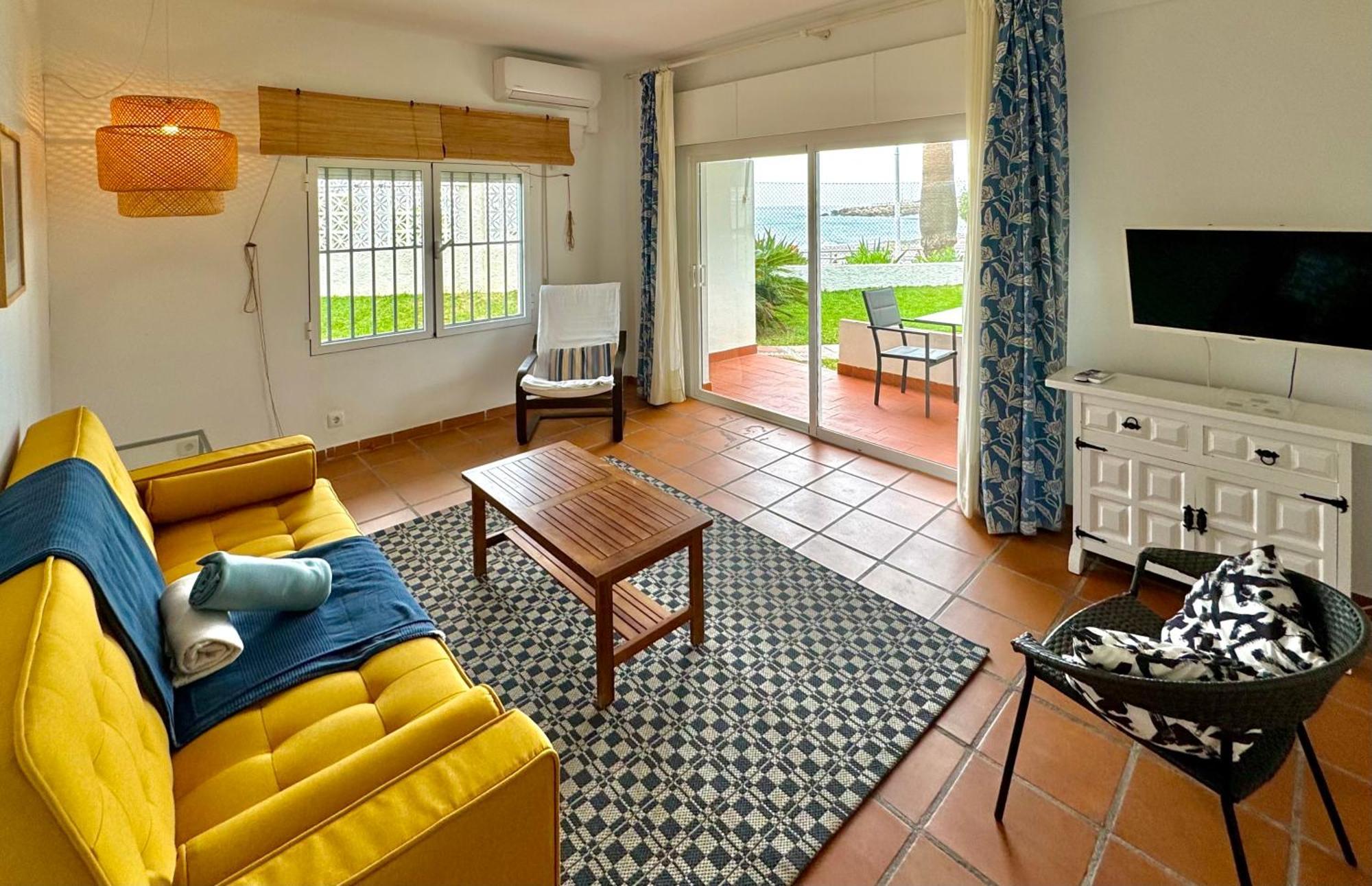 Apartamentos Playa Torrecilla Nerja Eksteriør billede