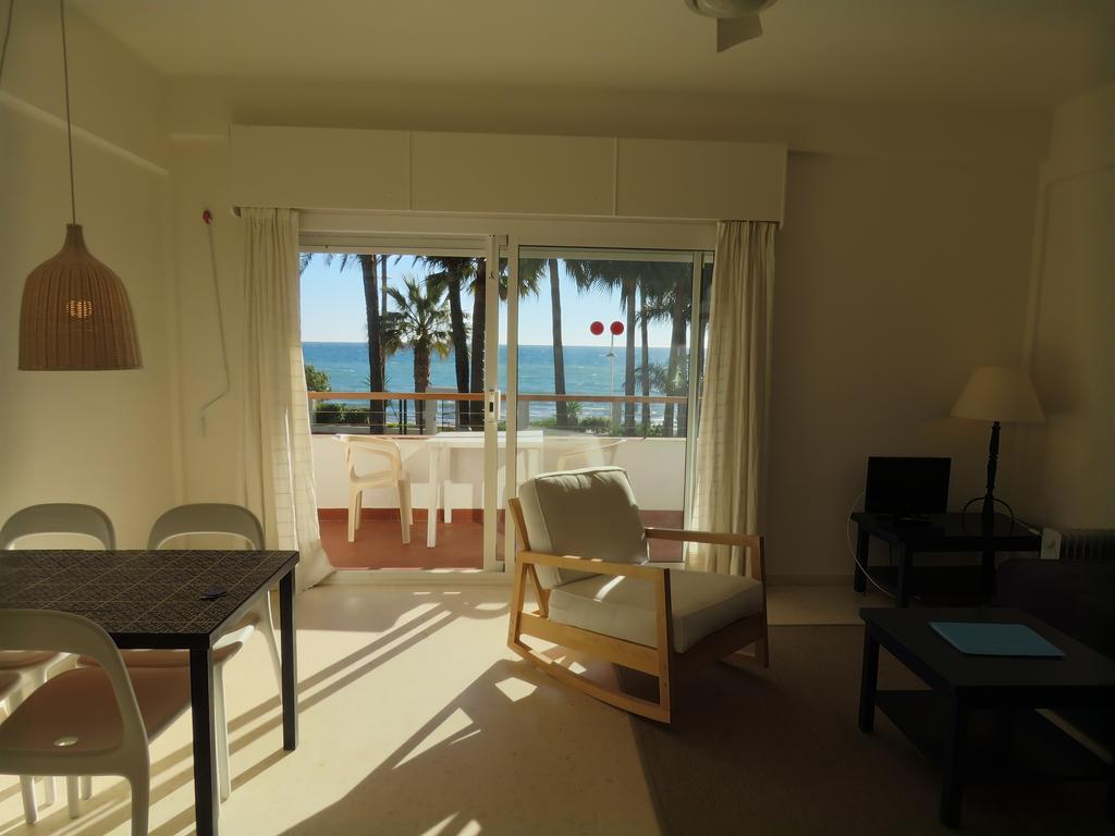 Apartamentos Playa Torrecilla Nerja Eksteriør billede