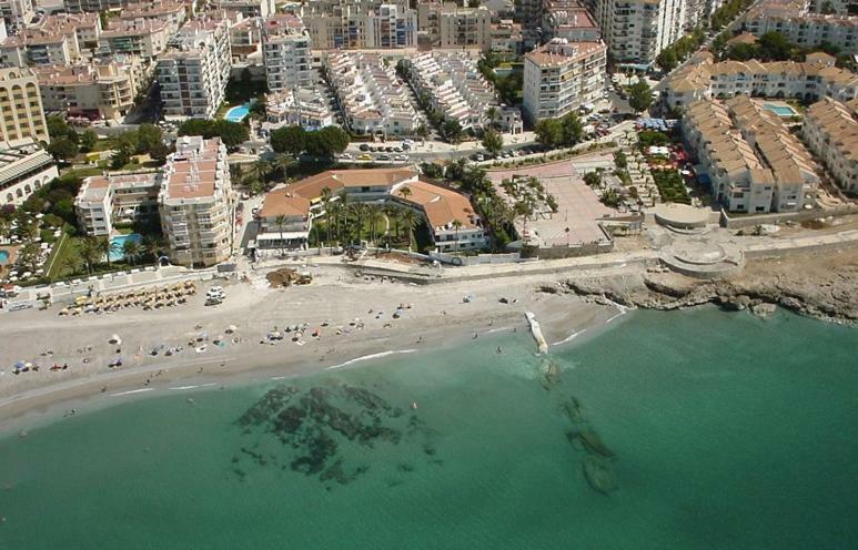 Apartamentos Playa Torrecilla Nerja Eksteriør billede